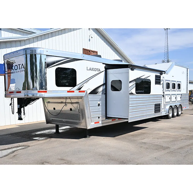 2025 Lakota BigHorn 4 Horse Trailer 17' Living Quarter, Double Slide, Side Load