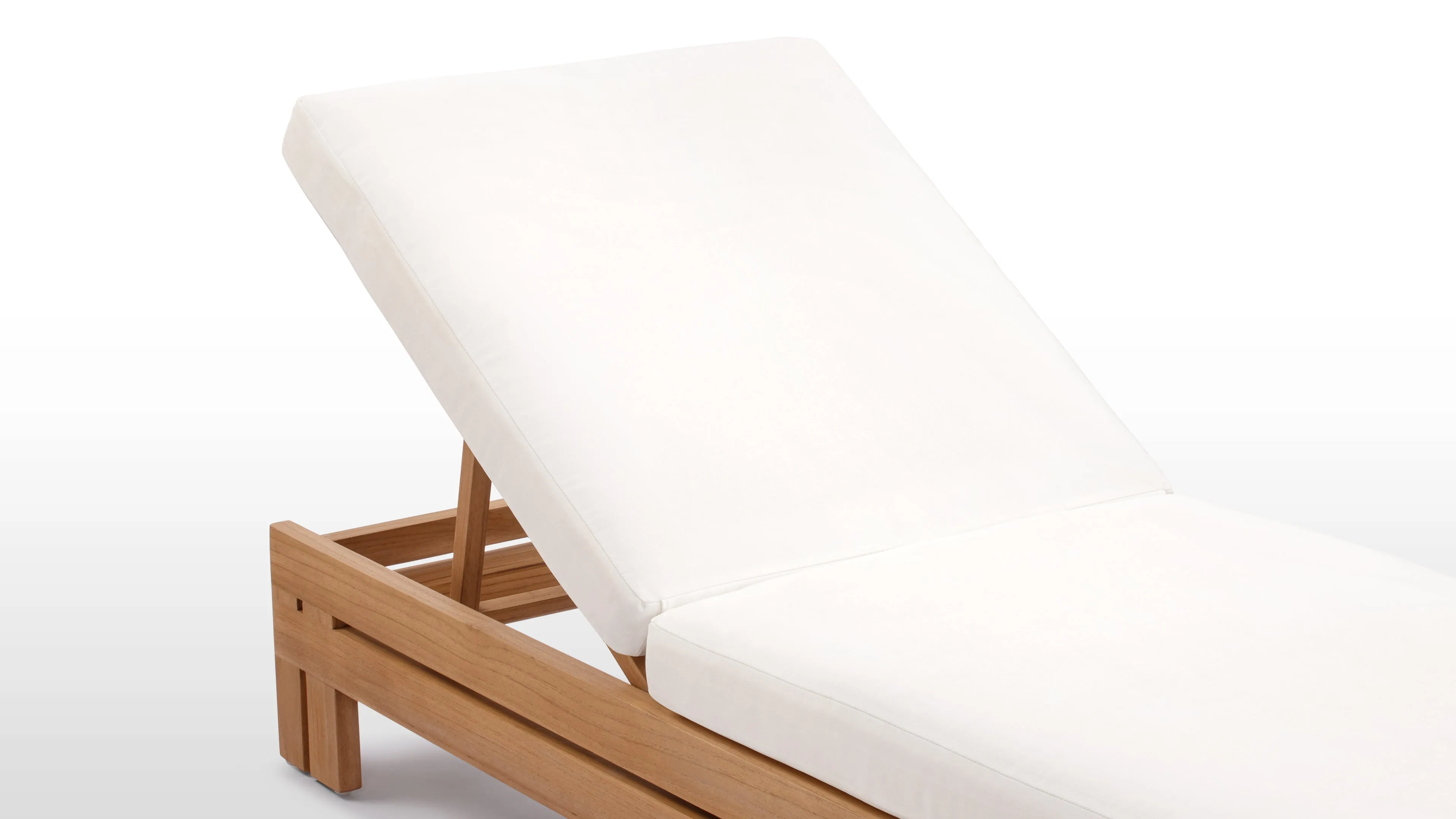 Lusso - Lusso Outdoor Lounger, Natural Teak with White Cushions